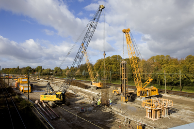 804319 Afbeelding van de werkzaamheden ten behoeve van de uitbreiding van de sporen in het kader van het project ...